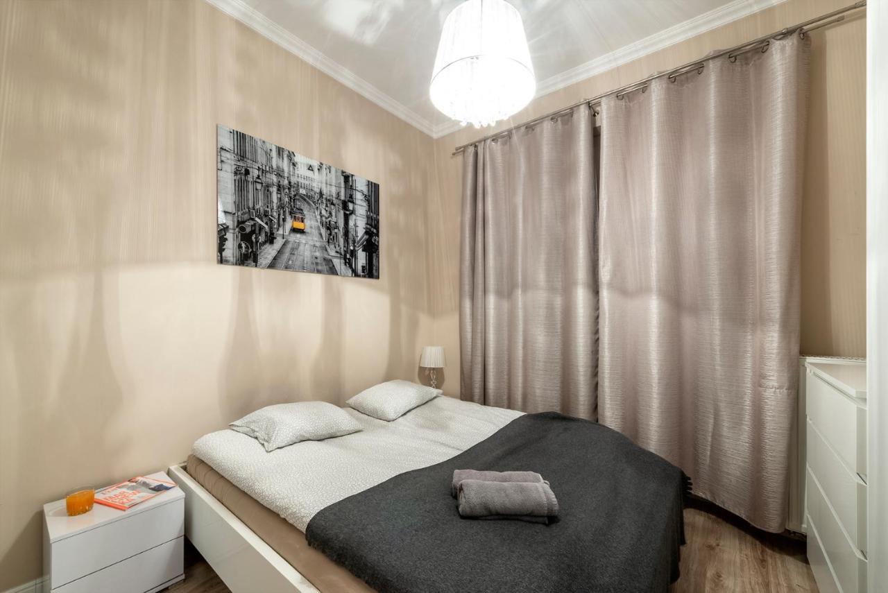 Warsaw - Aparts Lotnisko Okecie Apartment Luaran gambar