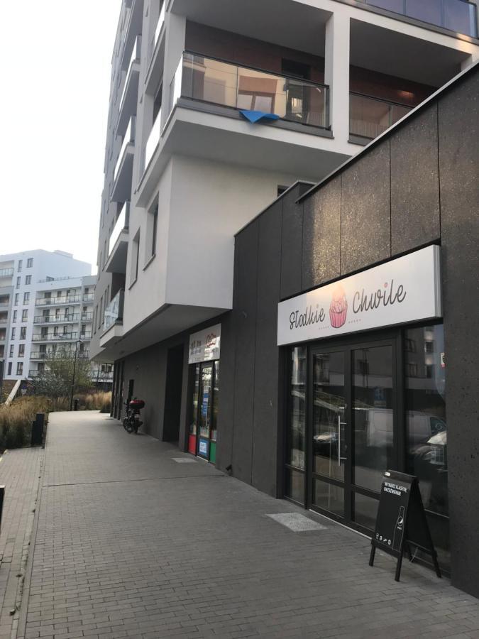 Warsaw - Aparts Lotnisko Okecie Apartment Luaran gambar